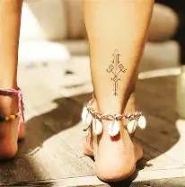 Tattoo tribal cheville